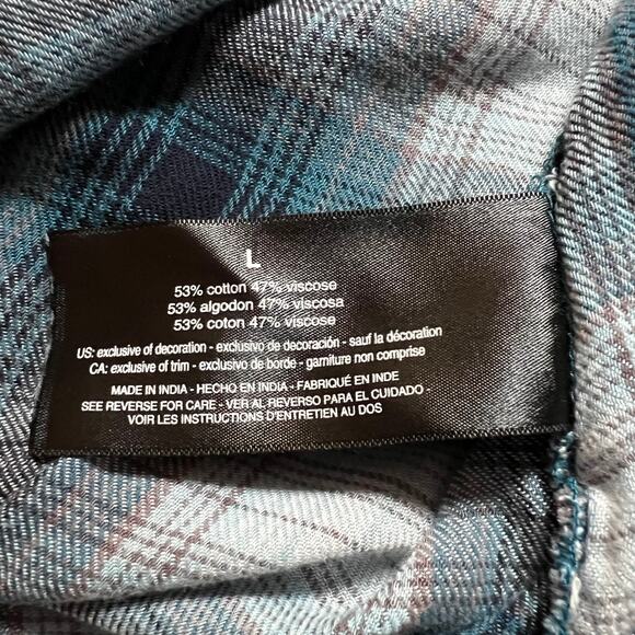 Gloria Vanderbilt Plaid Lightweight Button Up Shirt Size L Roll Tab Relaxed Fit - Picture 6 of 8